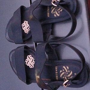 Sandles